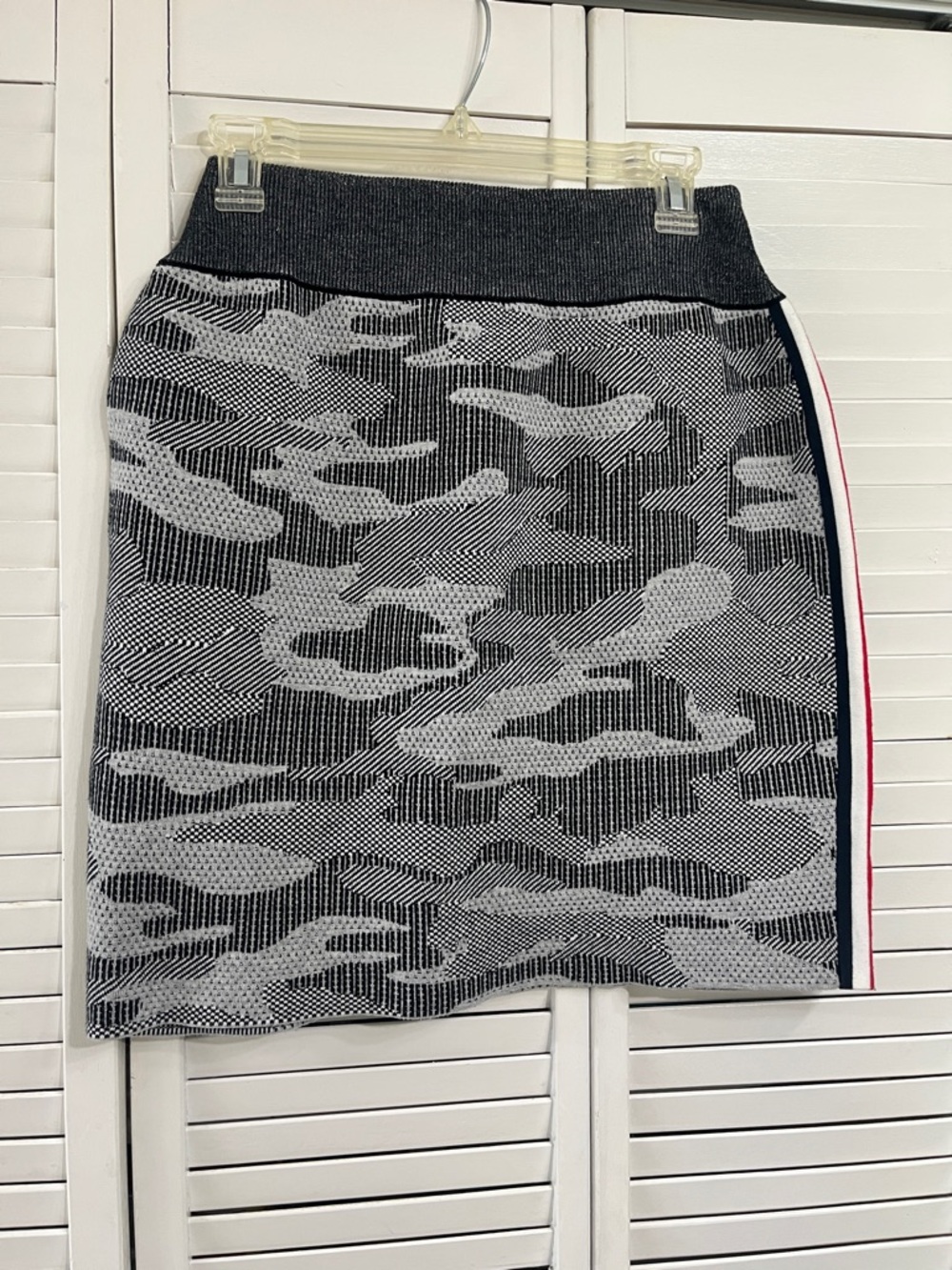 Tommy Hilfiger Black & Gray Camouflage Knit Pencil Skirt with Side Stripe